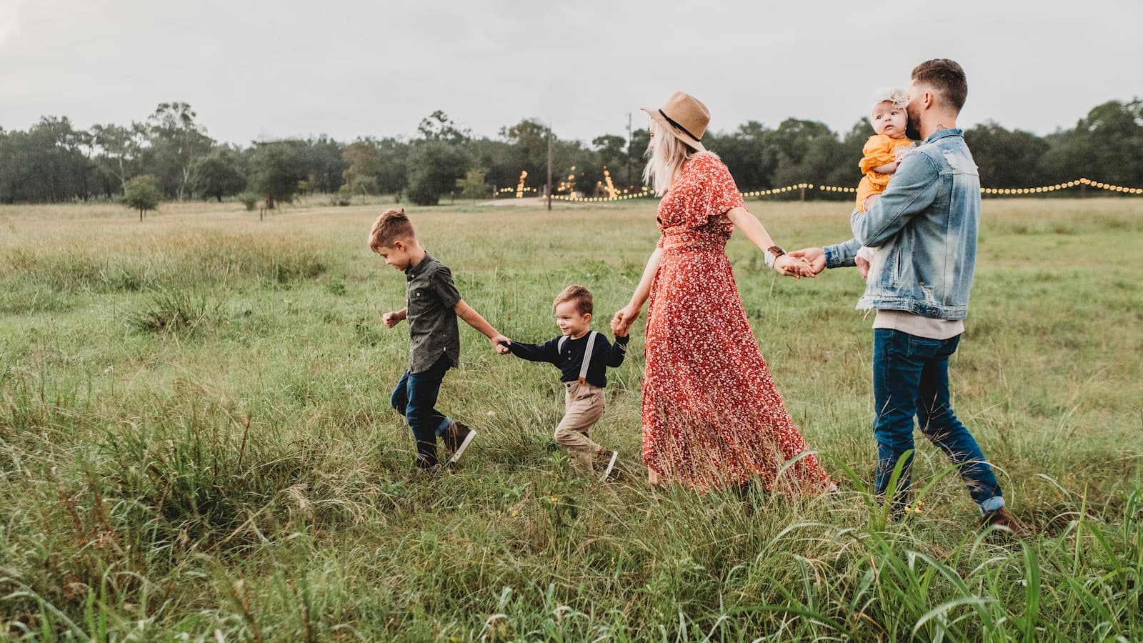 Family photo session with coordinated outfits