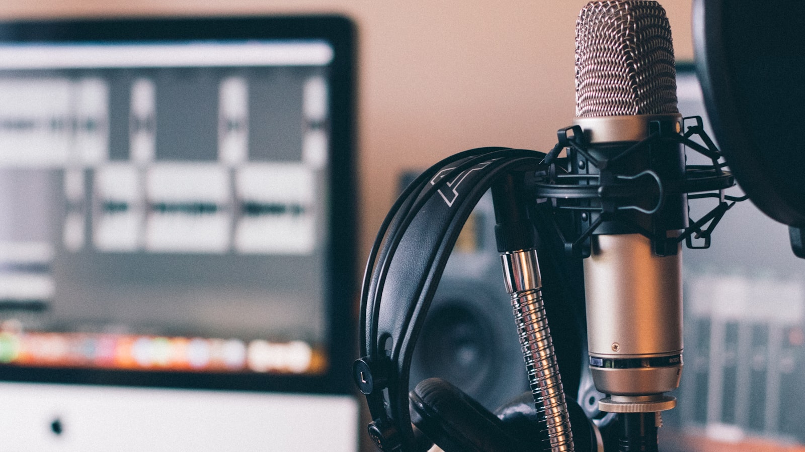 Echelon Studios – Essex Podcast Studio recording studio interior
